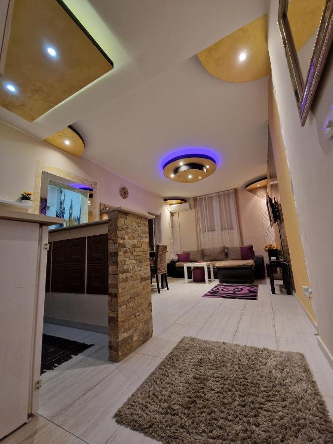 Gold Apartment Belgrade Exterior photo