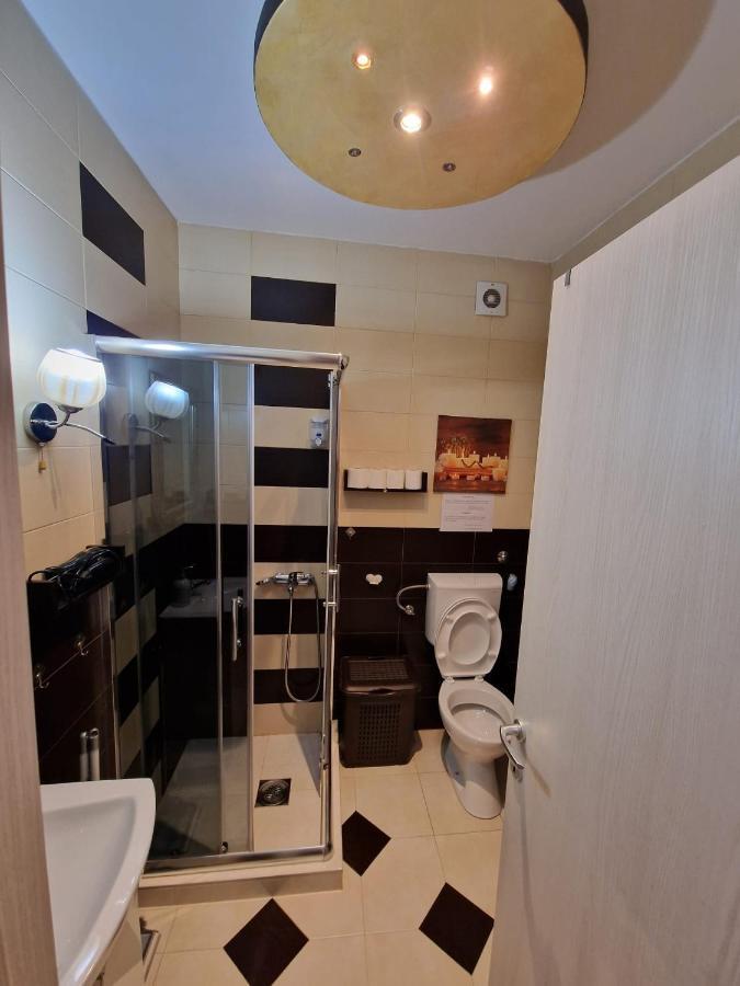 Gold Apartment Belgrade Exterior photo