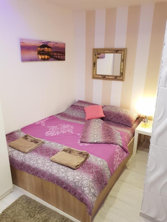 Gold Apartment Belgrade Exterior photo